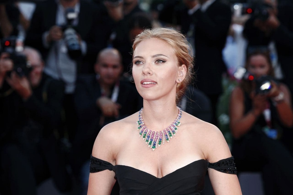 Anche Scarlett Johansson lancia la sua linea beauty