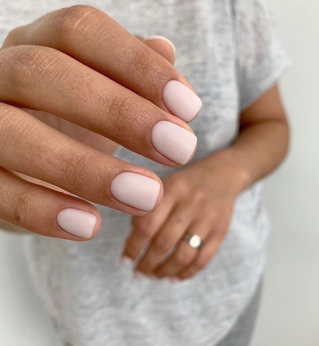 unghie nude
