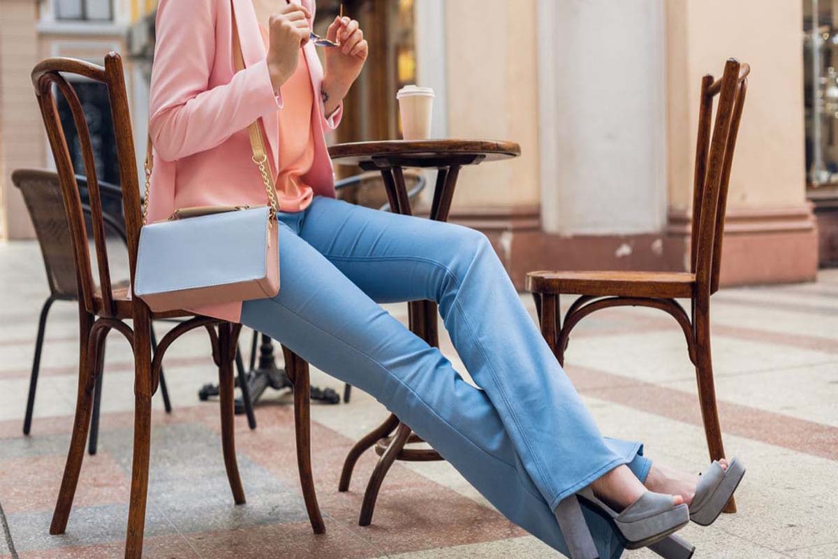 Back to the 70s: in autunno la moda punta su jeans e gonne