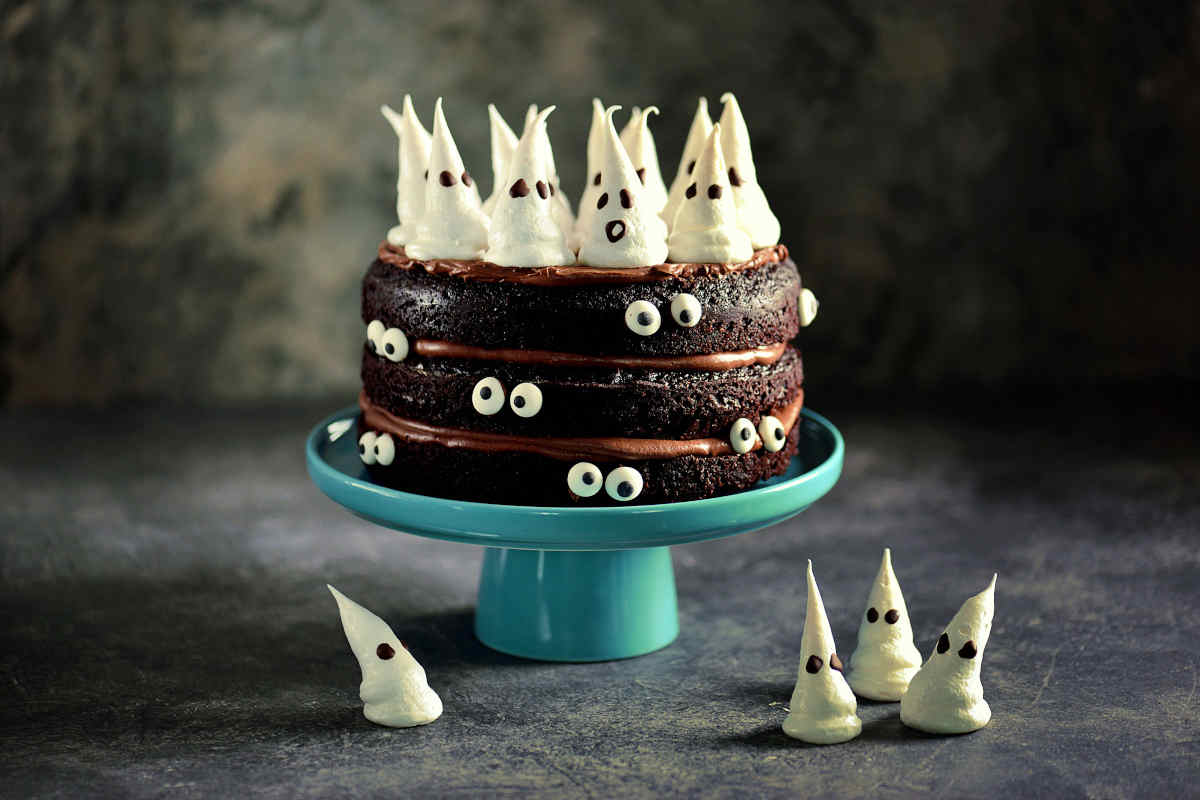 Torta con fantasmini per Halloween