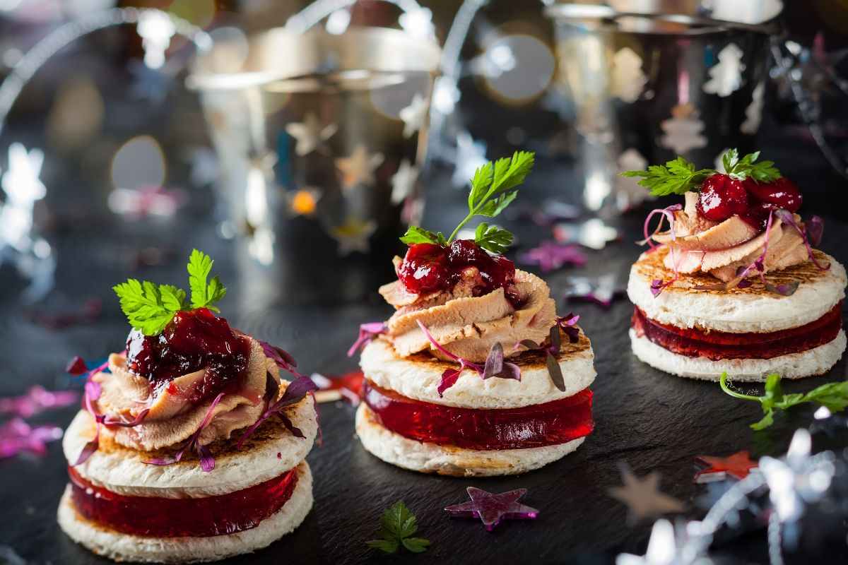 tagliere con antipasti finger food