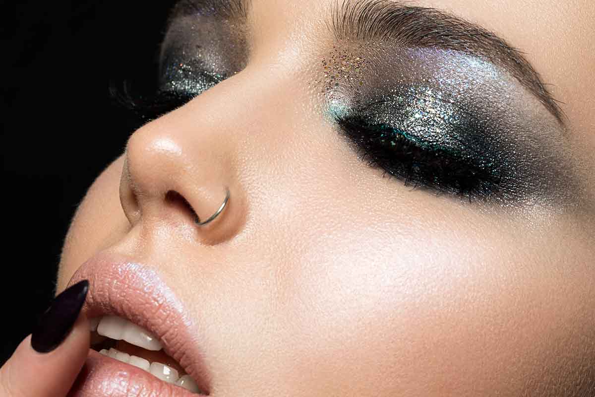 Capodanno a tutto glitter: i make-up più belli da sfoggiare a San Silvestro