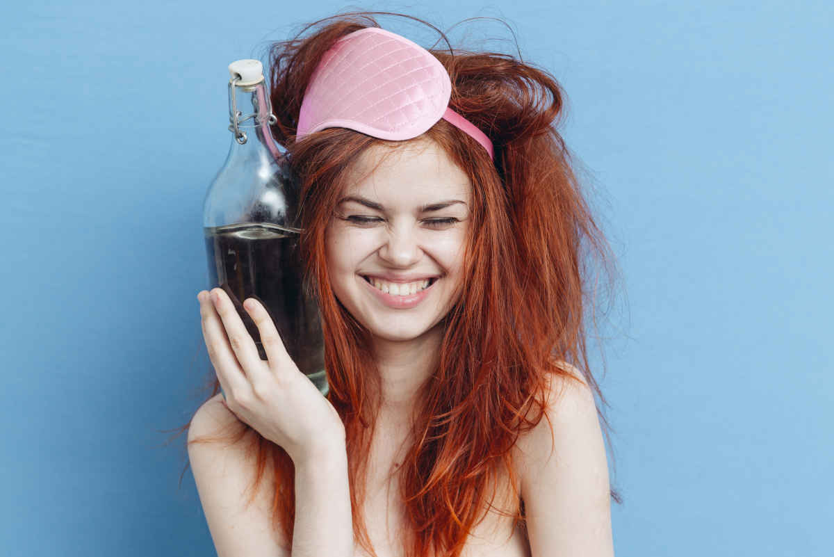 ragazza combatte lo stress da feste per ritrovare la bellezza