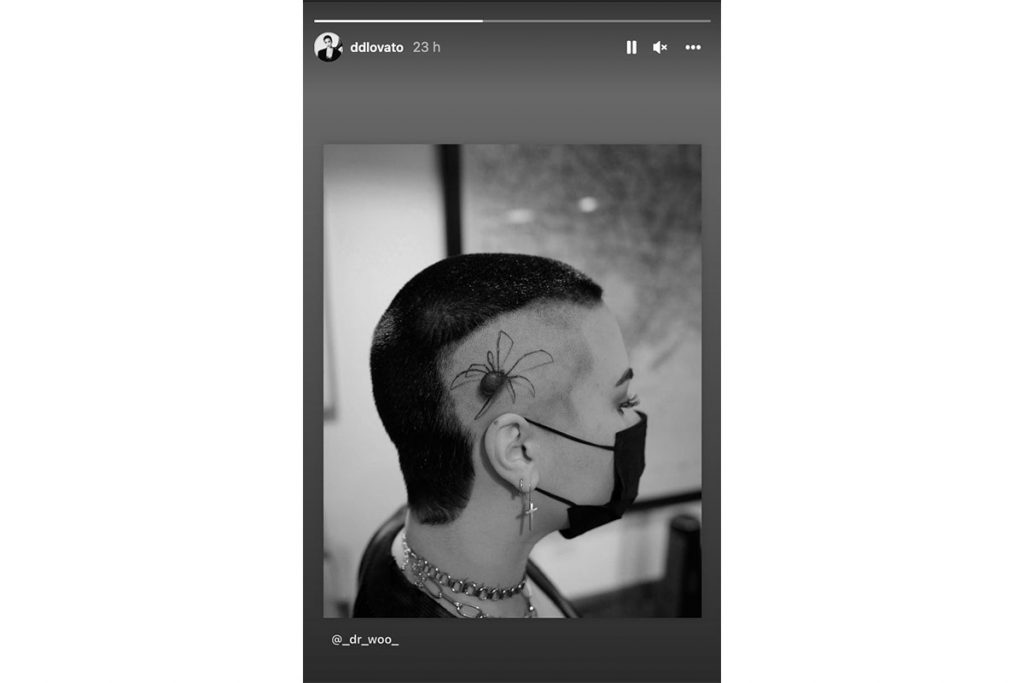 capelli rasati di Demi Lovato