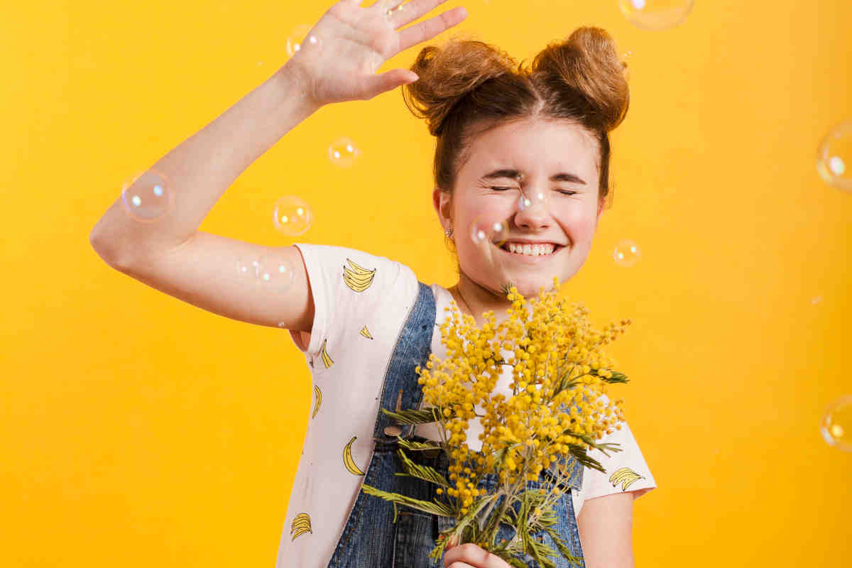 Lavoretti mimosa per la Festa della Donna: idee fai da te per i più piccoli