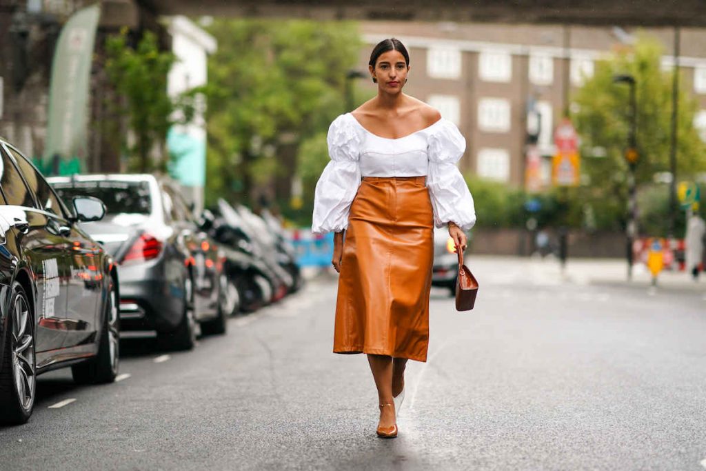 Gonne in pelle, tendenza moda 2022, i migliori look | Pourfemme