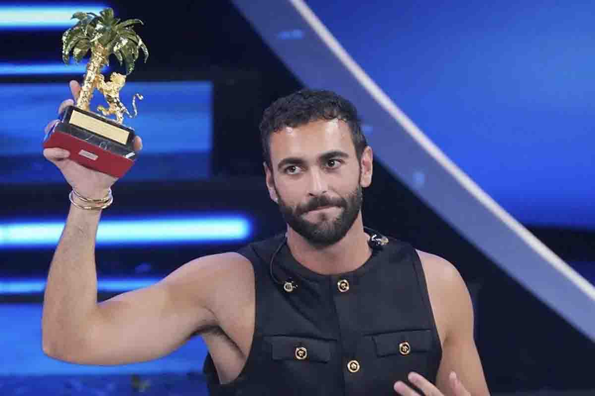 Marco Mengoni trionfa a Sanremo 2023, ci servono Due vite per riprenderci!