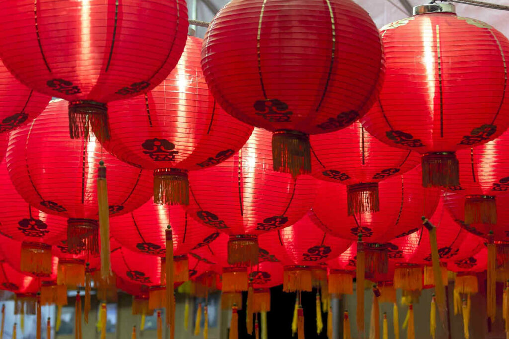 la tradizione delle lanterne rosse cinesi
