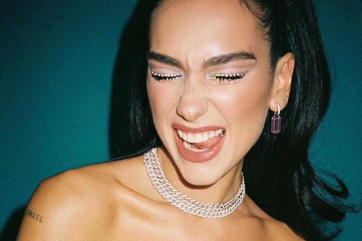 Dua Lipa Pearl Eyes e Crystal make-up tendenza trucco occhi primavera 2022