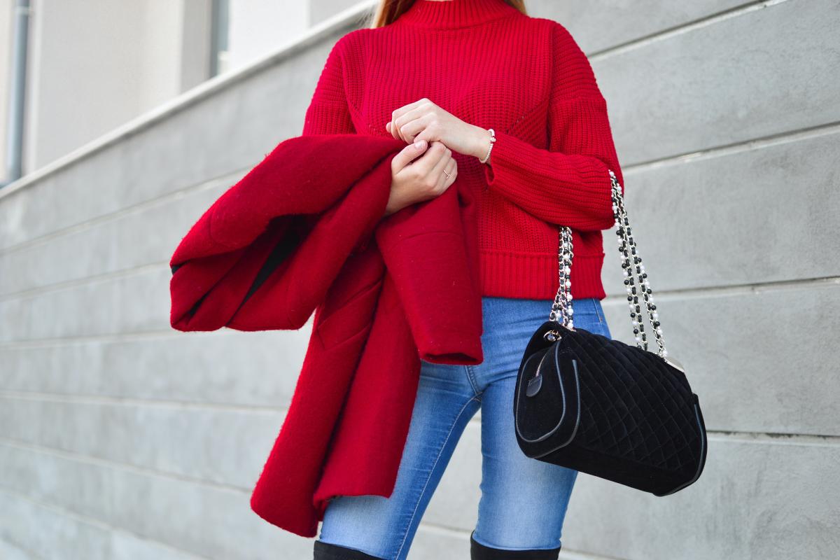 Ragazza in rosso