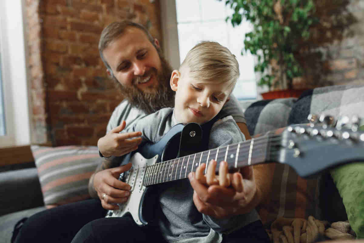 Canzoni per la Festa del papà, le più belle da dedicare