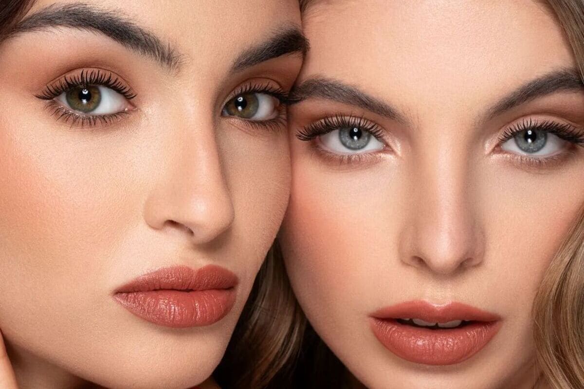 visi in primo piano con trucco rvblab-i migliori prodotti make-up del mese di aprile