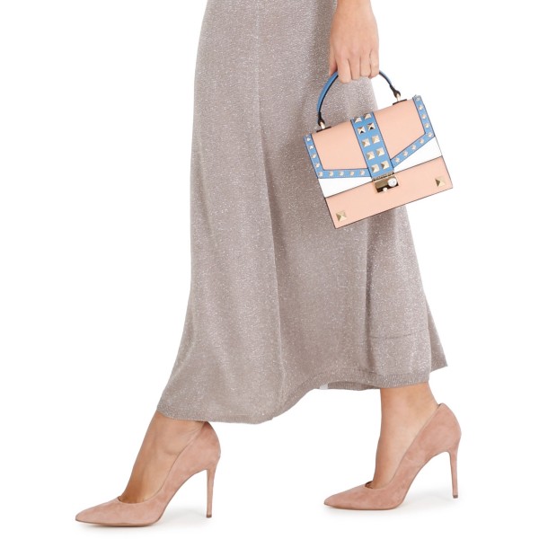 minibag cafènoir su Postalmarket indossata da modella di profilo con gonna e tacchi alti