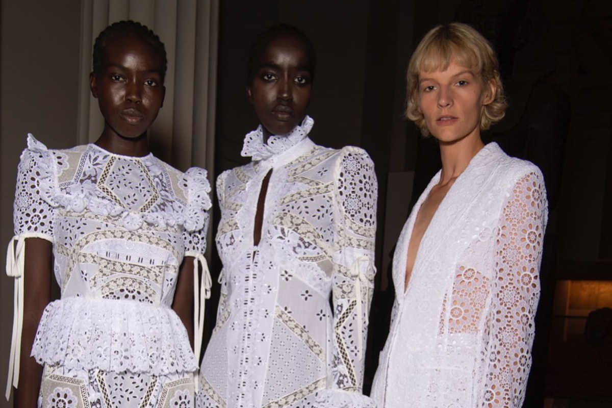 Modelle con abiti Erdem