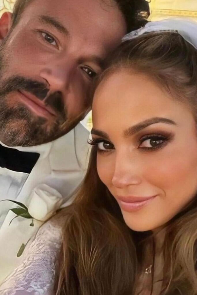 Selfie di Jennifer Lopez e Ben Affleck nel giorno del loro matrimonio