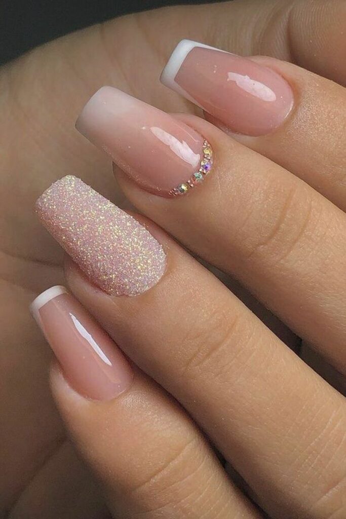 unghie french baby boomer con strass e brillantini