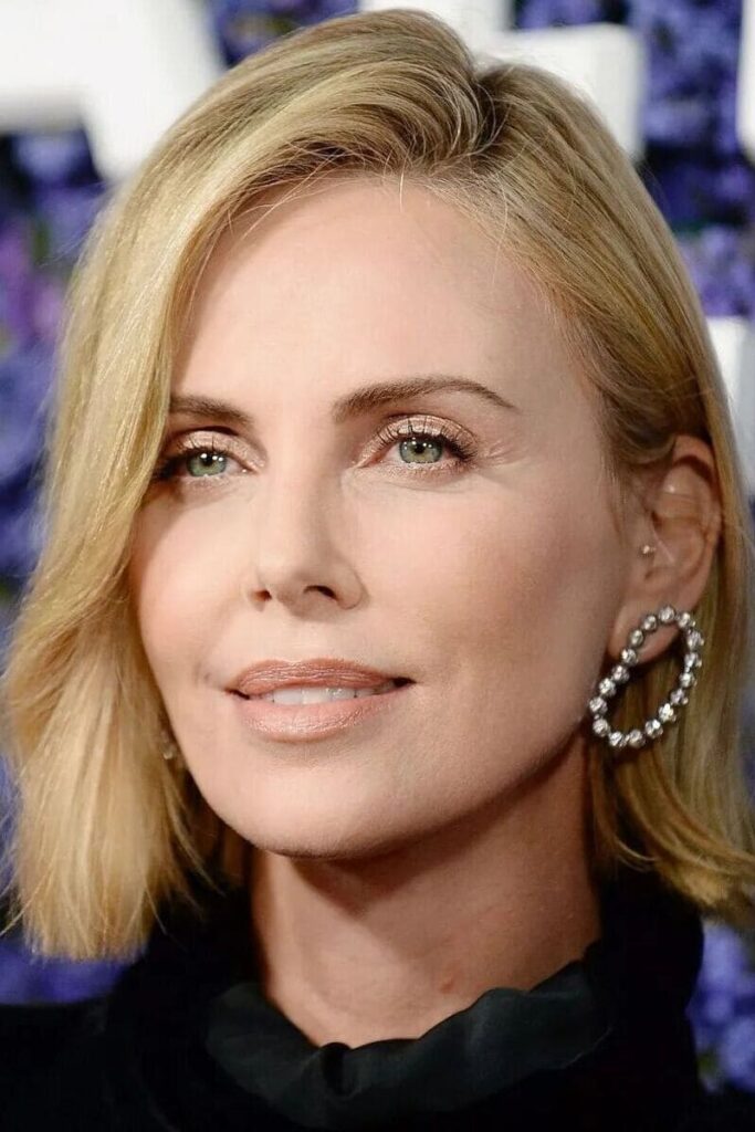 Charlize Theron con trucco naturale e luminoso - Charlize Theron make-up