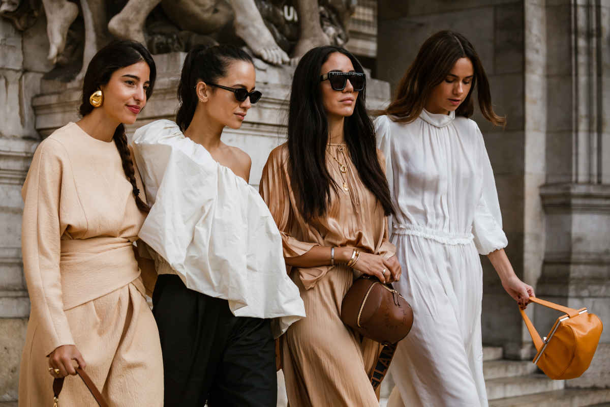 Bettina Looney, Anna Rosa Vitiello, Tamara Kalinic, Florrie Thomas Parigi Fashion Week