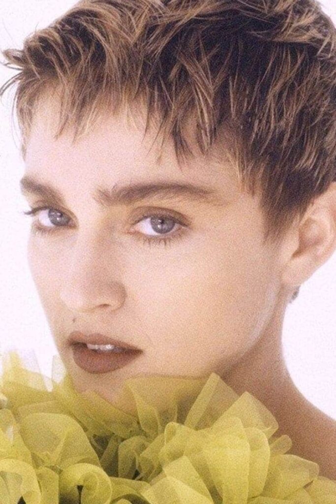 Madonna con capelli corti Pixie Cut - Madonna beauty look