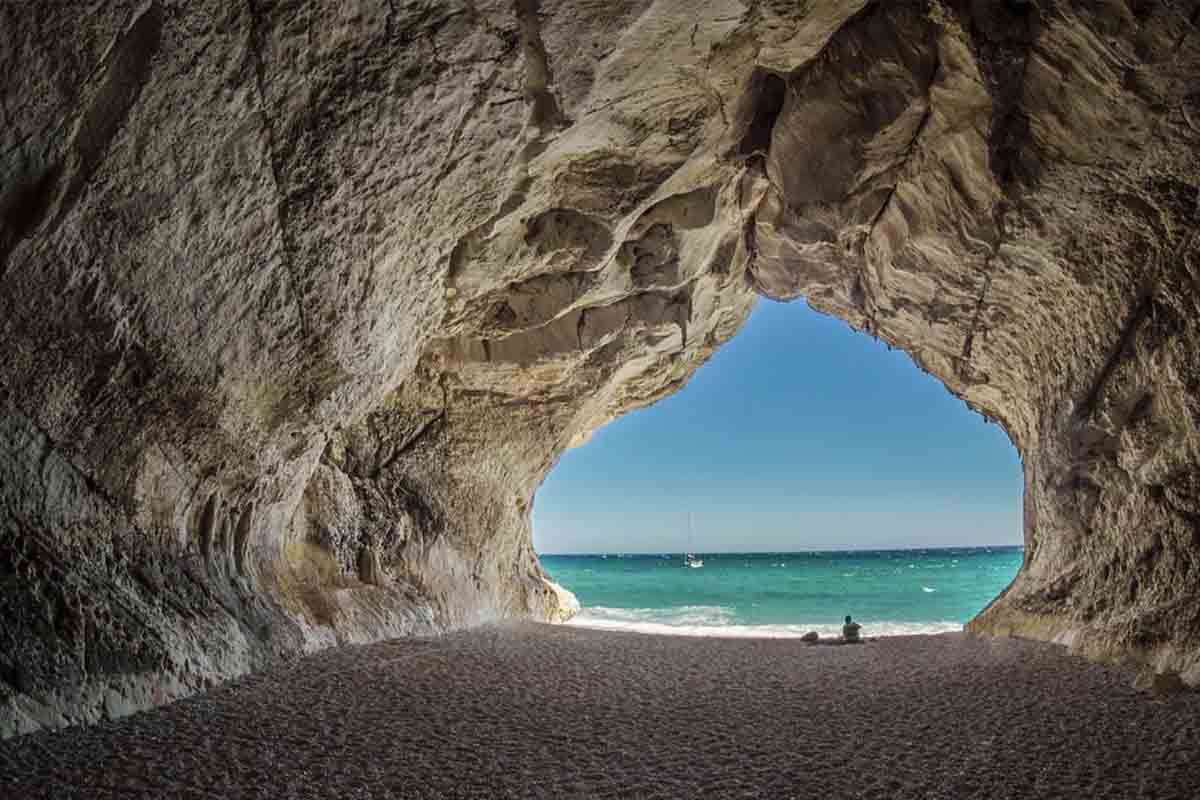 Spiagge segrete più belle: i paradisi che vi faranno innamorare