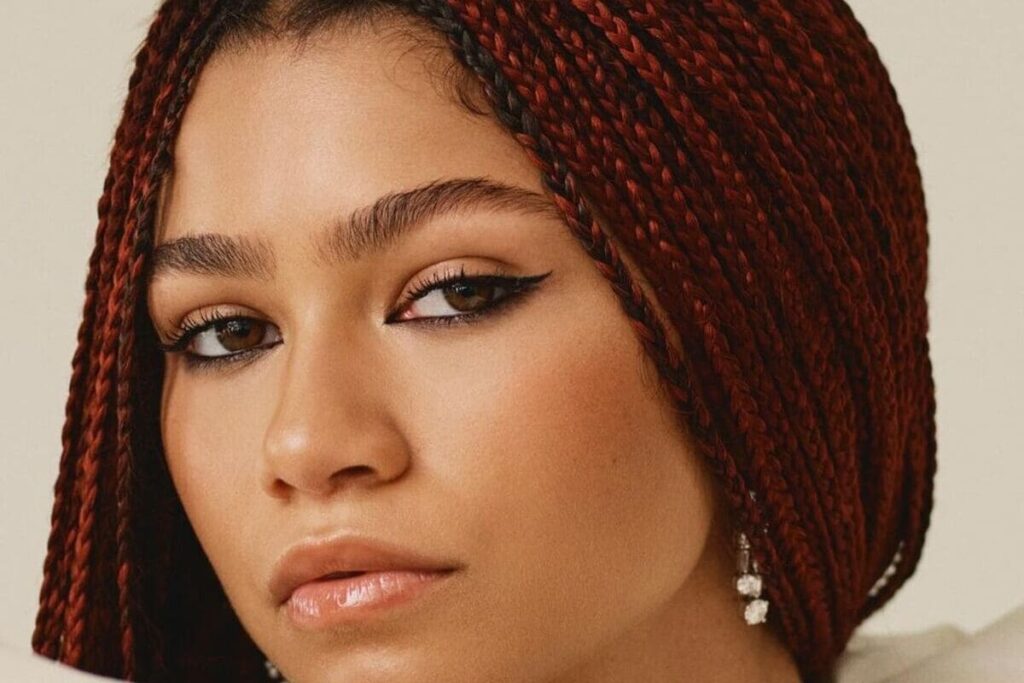 Zendaya capelli con treccine afro - Tendenza treccine afro estate idee