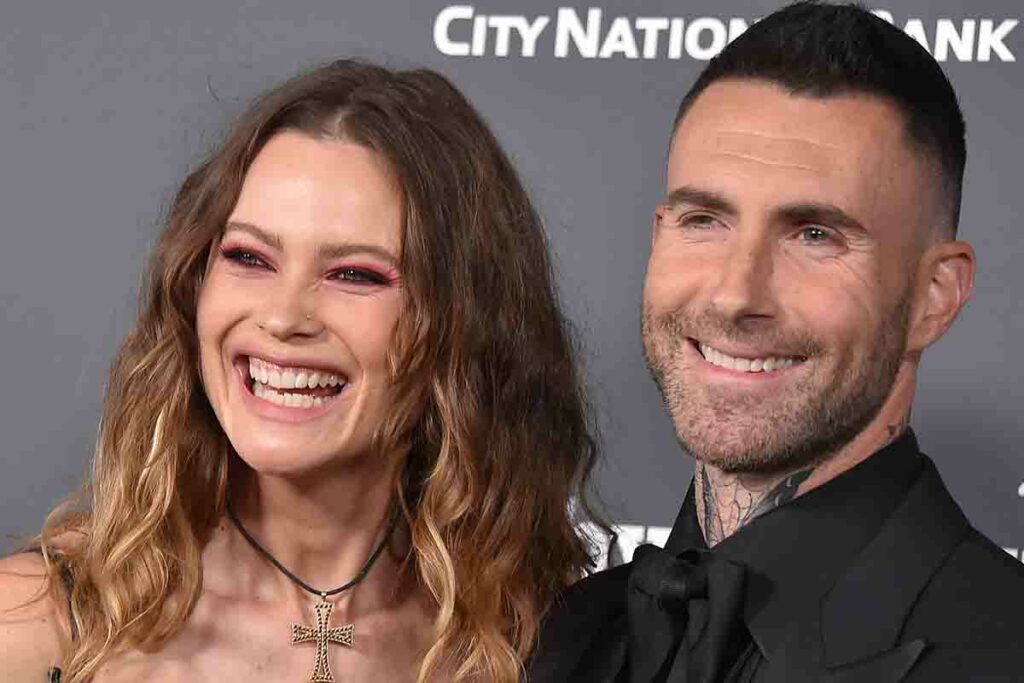 Behati Prinsloo e Adam Levine