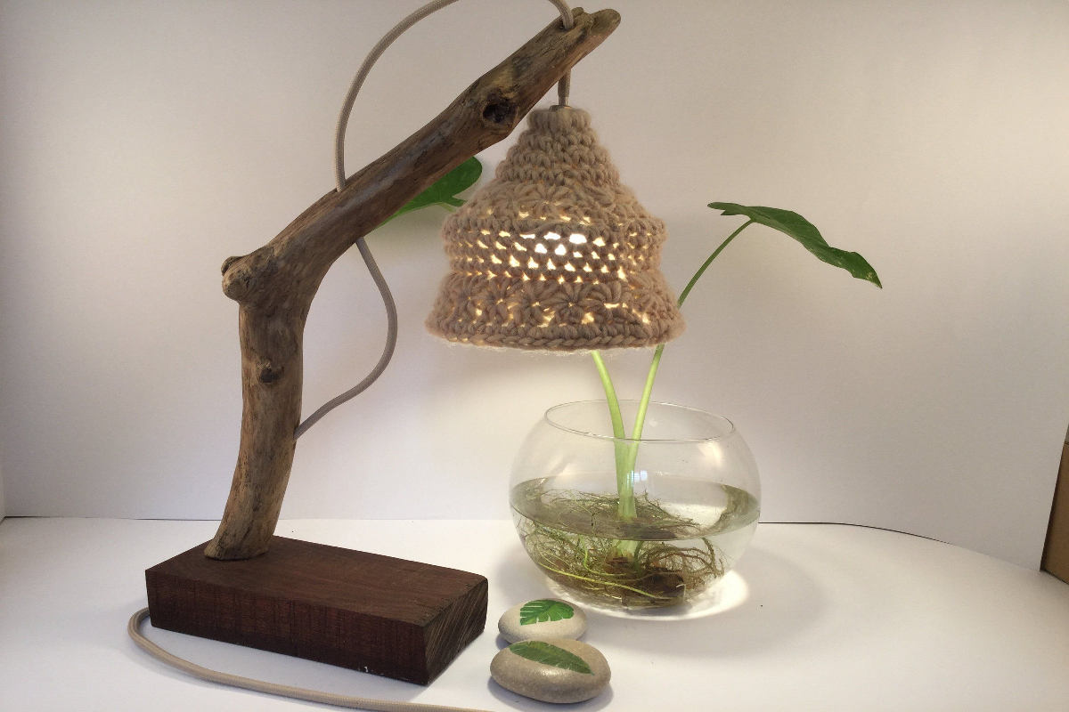 lampada in legno