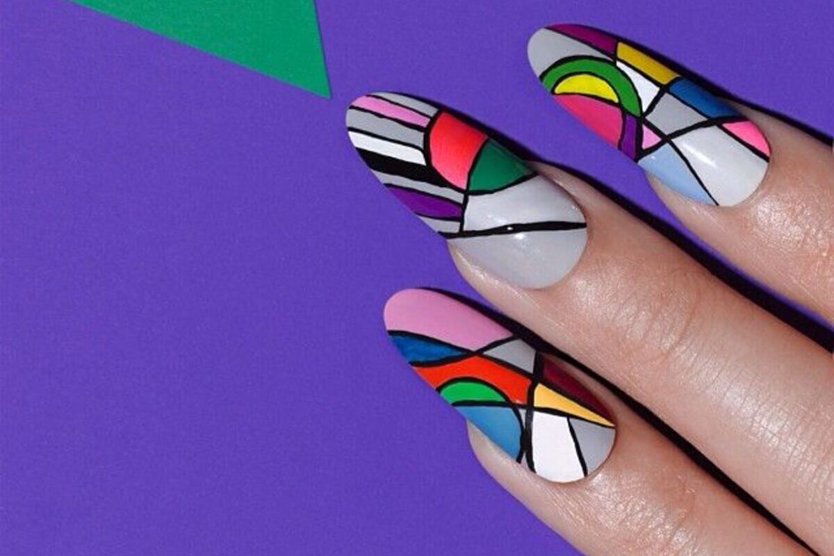 Nail Art colorata ispirata al neoplasticismo