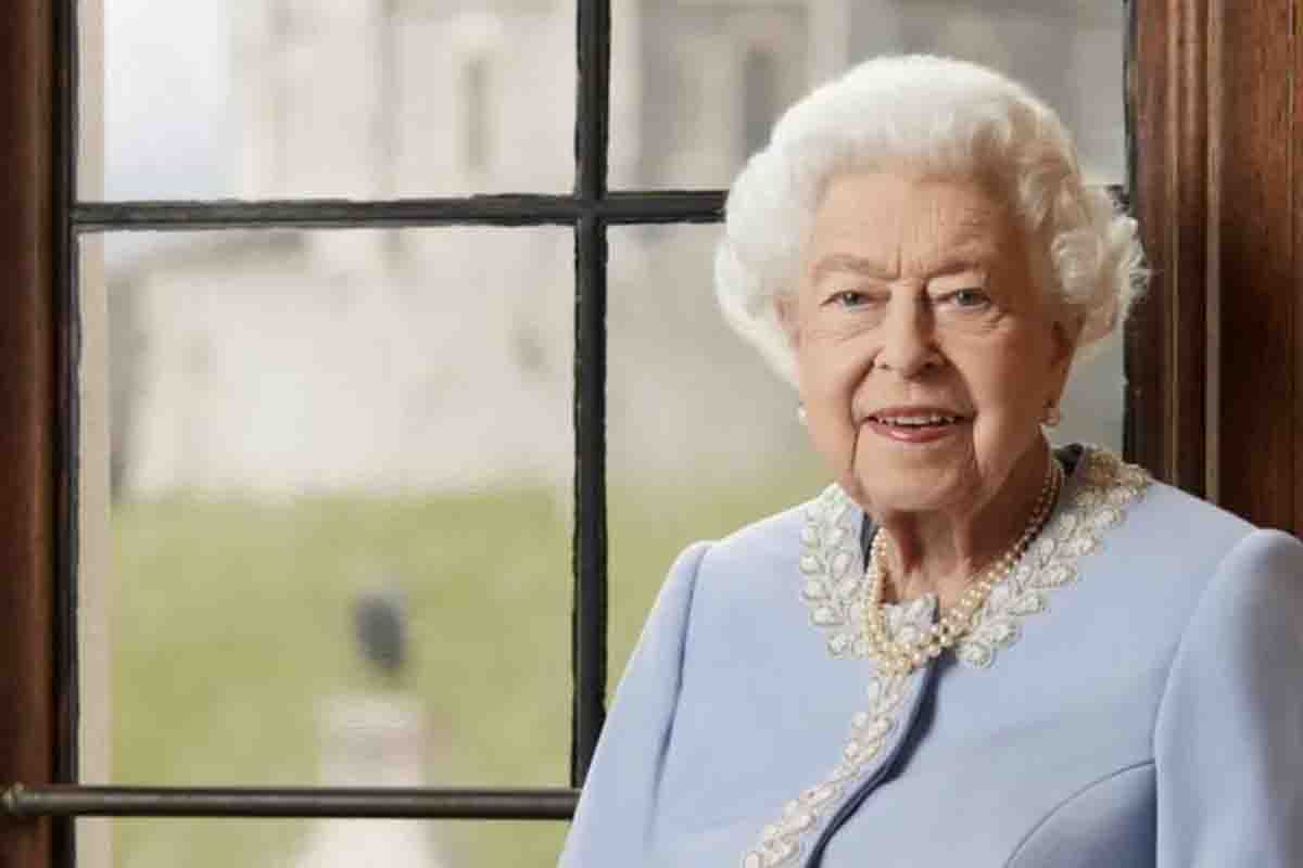 La regina è morta e l'India dichiara battaglia: 