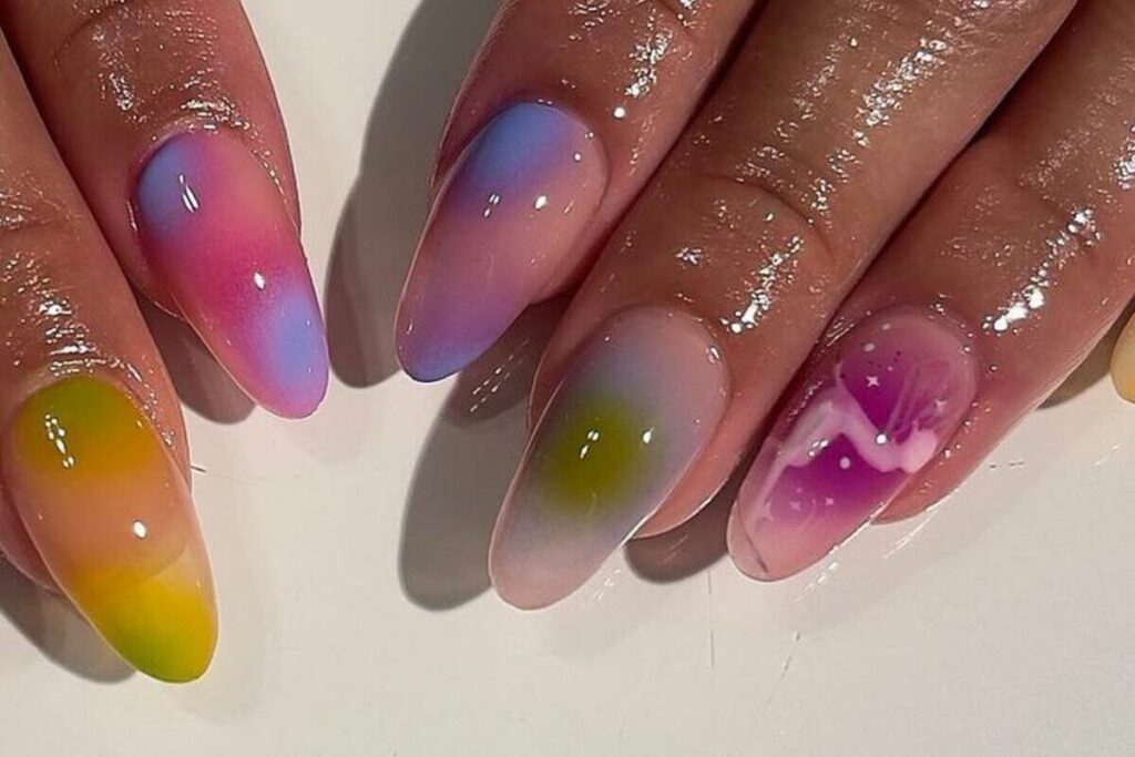 Aura Nails unghie colorate