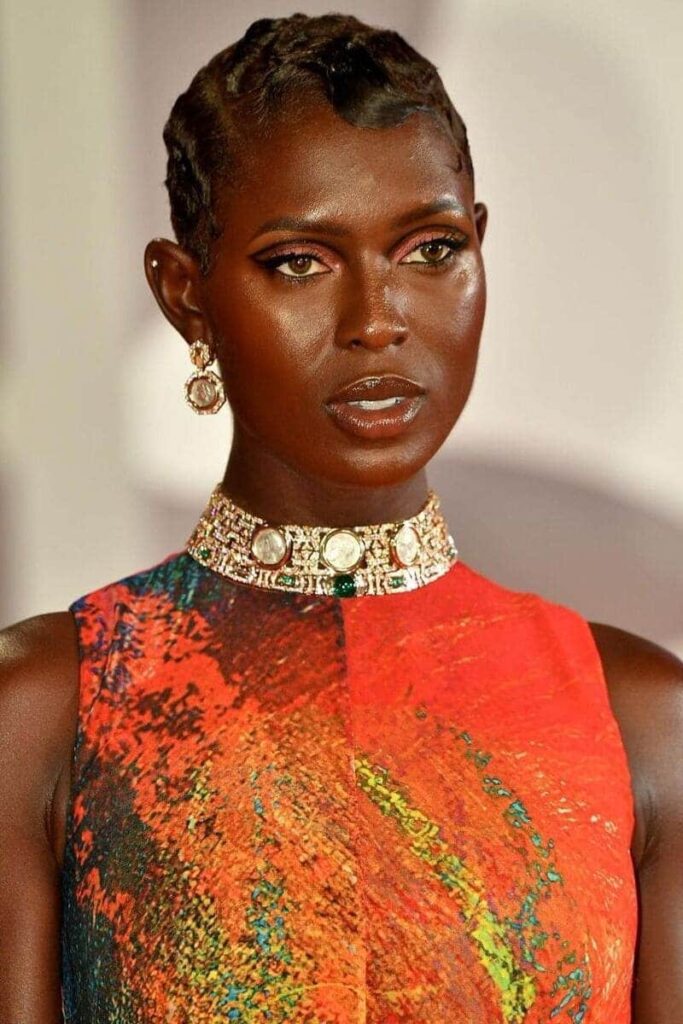 Jodie Turner Smith make-up sul red carpet del Festival di Venezia 2022