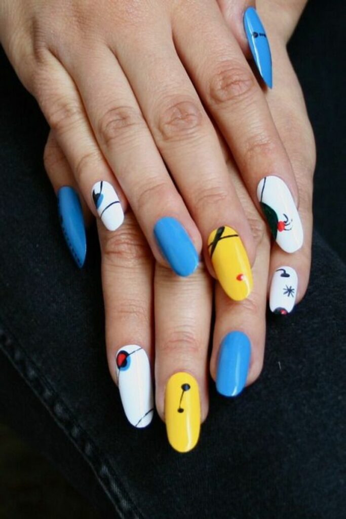 Nail Art ispirata a Mirò