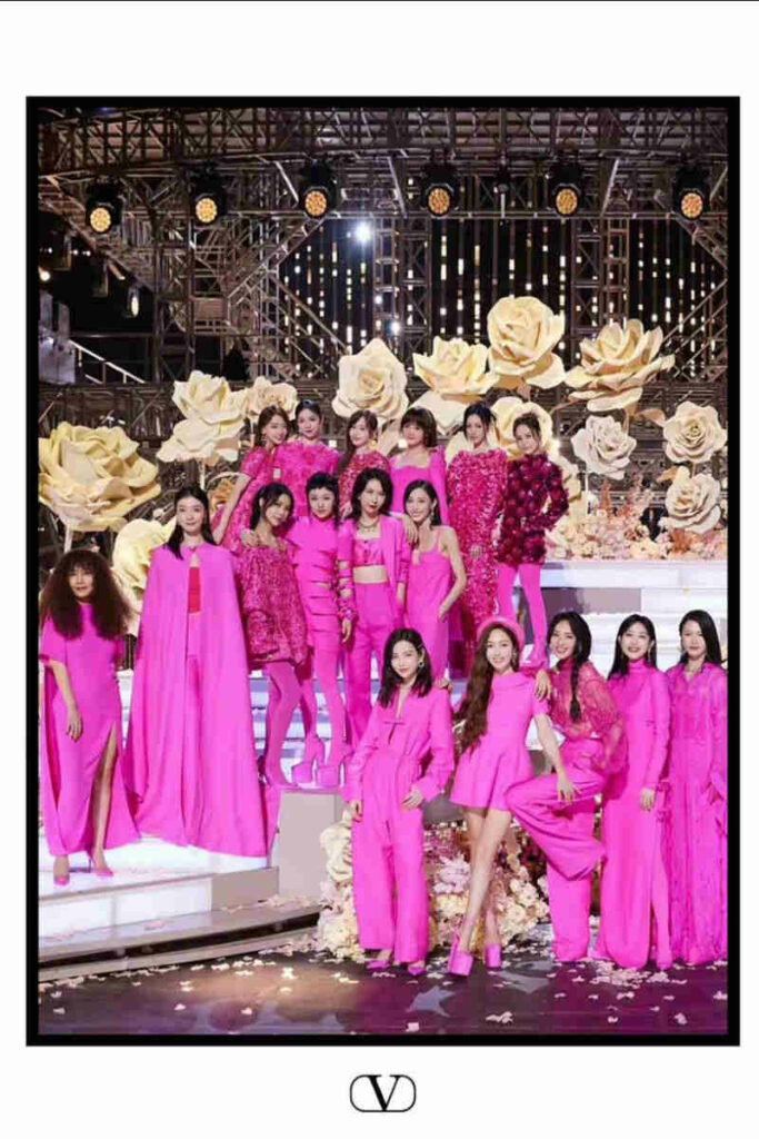 sfilata Valentino total pink modelle