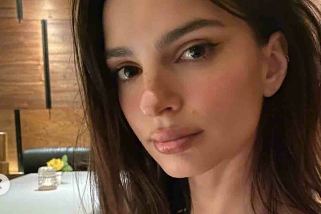 Emily Ratajkowski