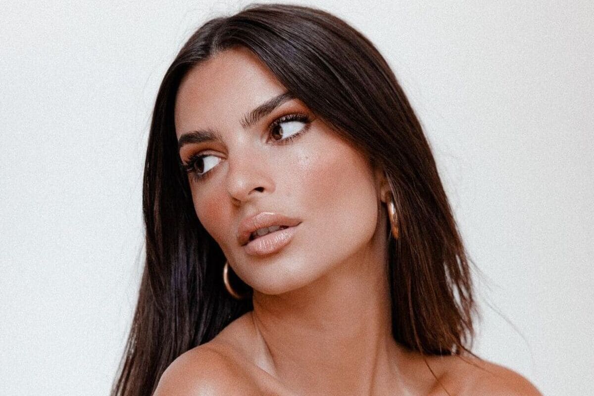 Scatto Emily Ratajkowski per Inamorata Woman