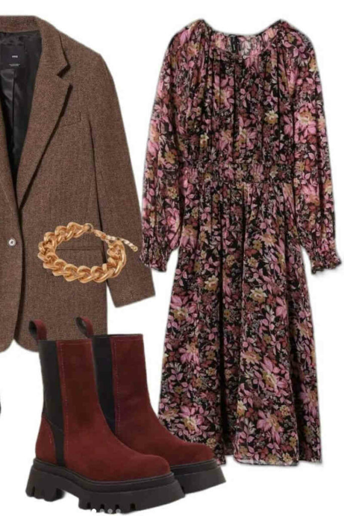 proposte di look maxi abito floreale, blazer marrone e stivaletti bordeaux