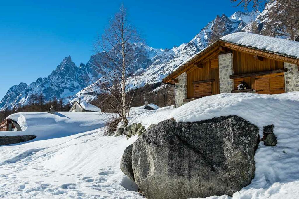 rifugio di montagna val ferret courmayeur