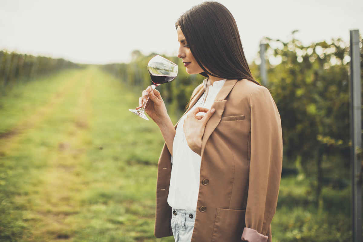 Bevono di più gli uomini o le donne? La rivoluzione femminile nei consumi del vino