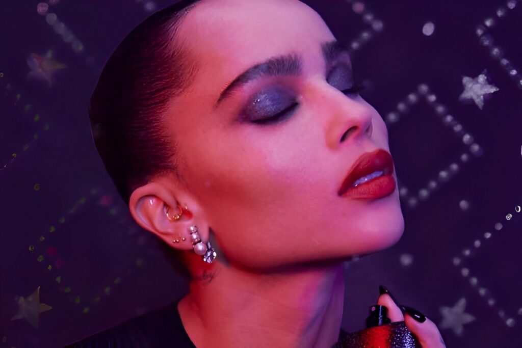 Zoe Isabella Kravitz testimonial per Yves Saint Laurent Beauty Black Opium - profumi da donna da regalare a Natale