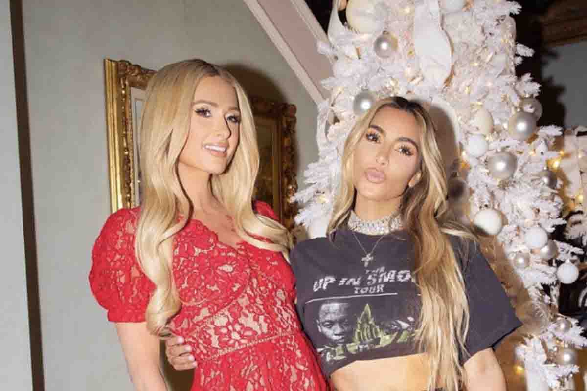 La figuraccia di Kim Kardashian al party di Paris Hilton fa il giro del mondo