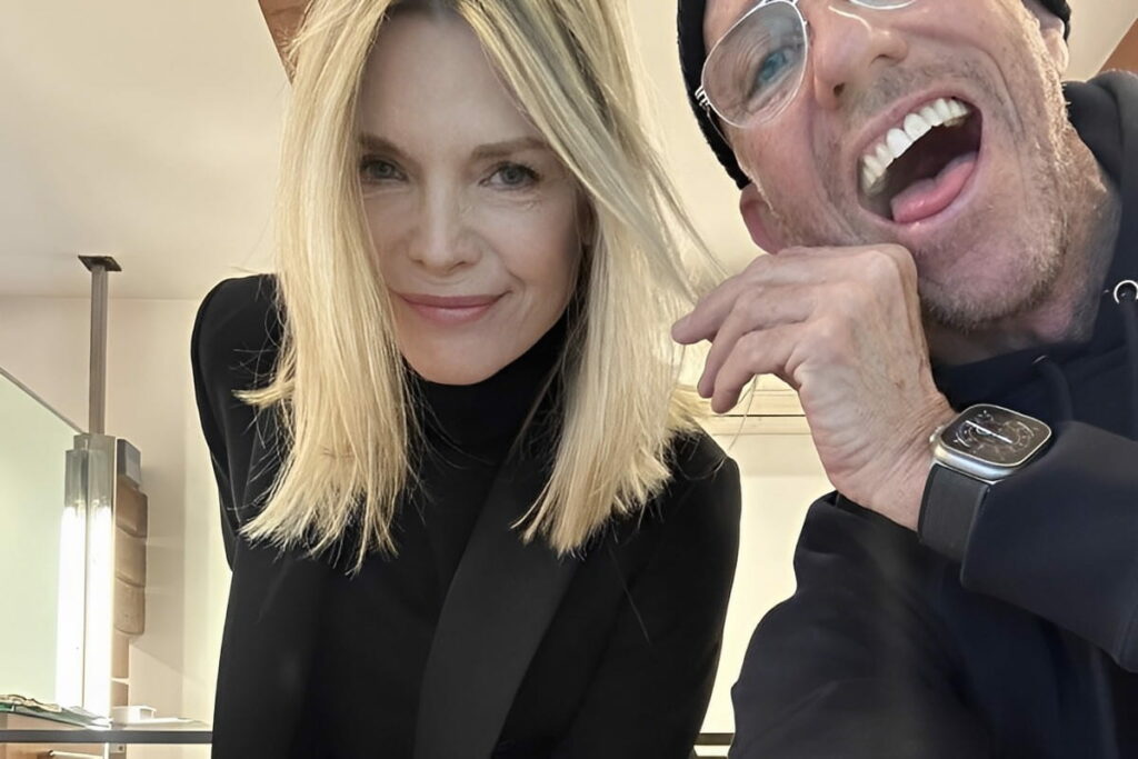 Michelle Pfeiffer con il suo nuovo taglio e l'hairstylist di fiducia