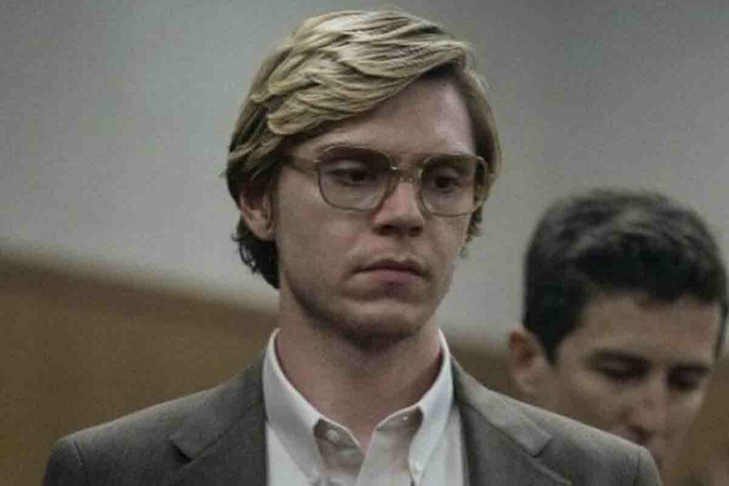 Evan Peters in Dahmer