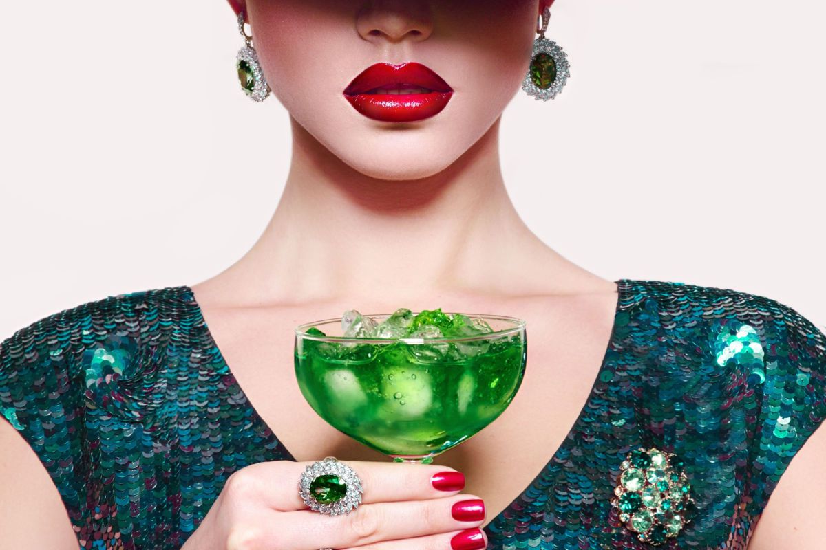Anello di fidanzamento con smeraldo: significato e modelli