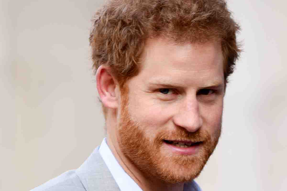 Per il Principe Harry è una questione di barba: dura lite con William