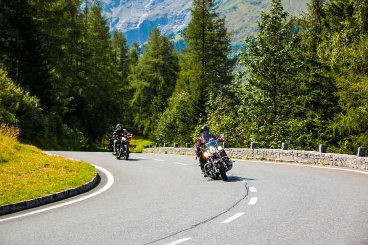 5 itinerari in moto per l'estate