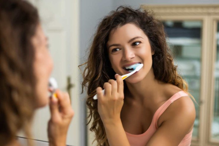 Igiene orale, le regole per lavare i denti correttamente