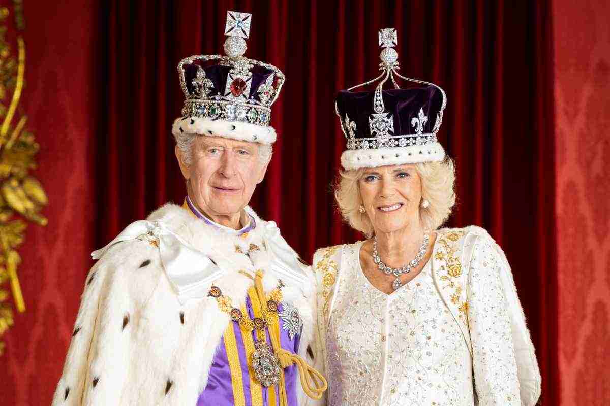 Royal Family, i grandi esclusi nella foto ufficiale dei “reali che lavorano”: re Carlo li ha fatti definitivamente fuori