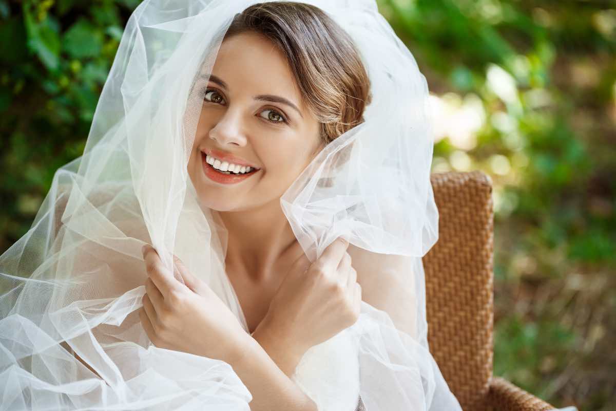 Capelli corti, le acconciature da sposa più belle di tendenza a cui ispirarsi