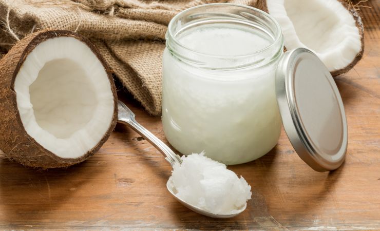 Olio di cocco, modi per utilizzarlo come rimedio di bellezza