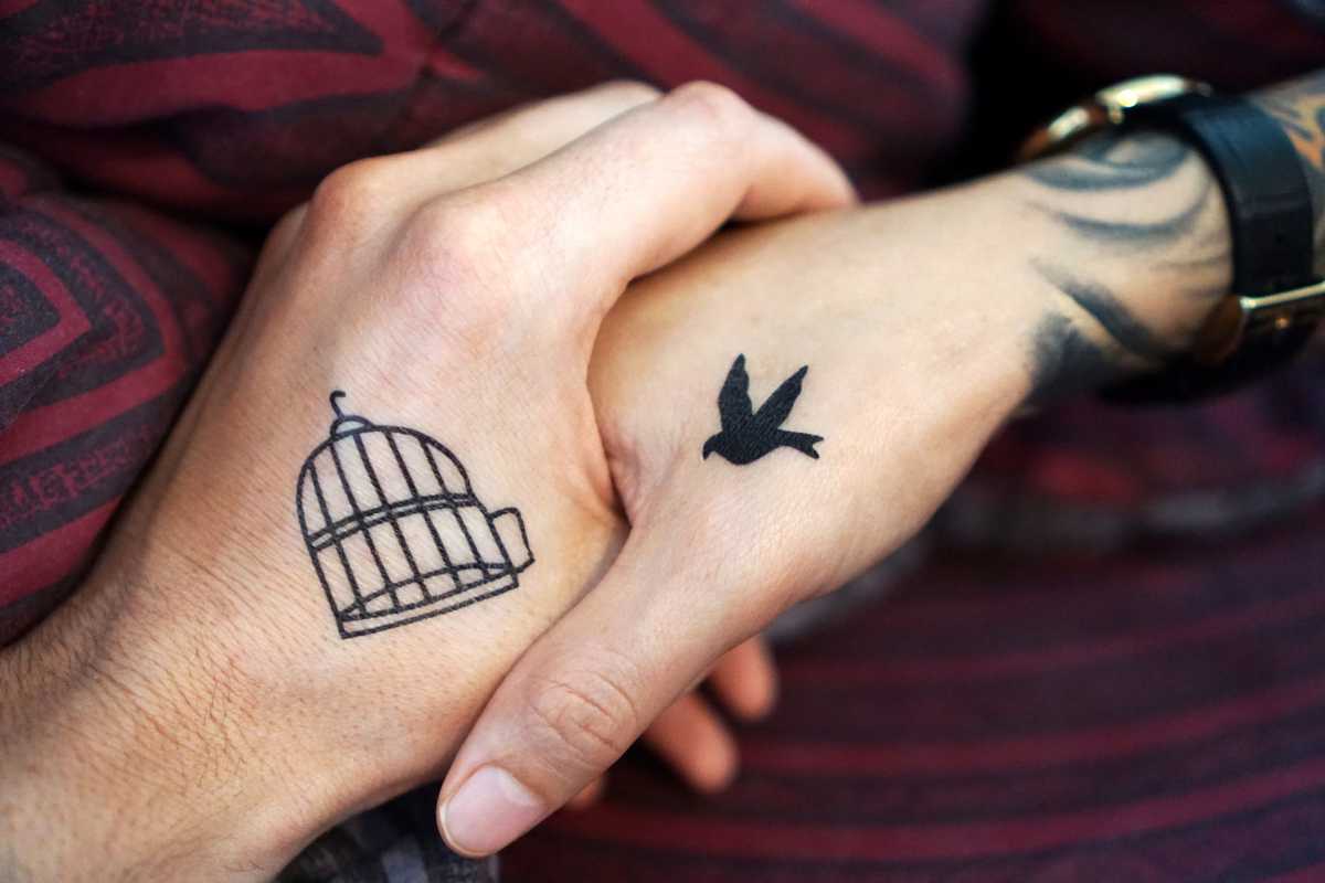 Tatuaggio dedicato alla famiglia, ecco i simboli che più la rappresentano: stabilità, fedeltà, amore e forza